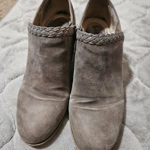 Low cut boots